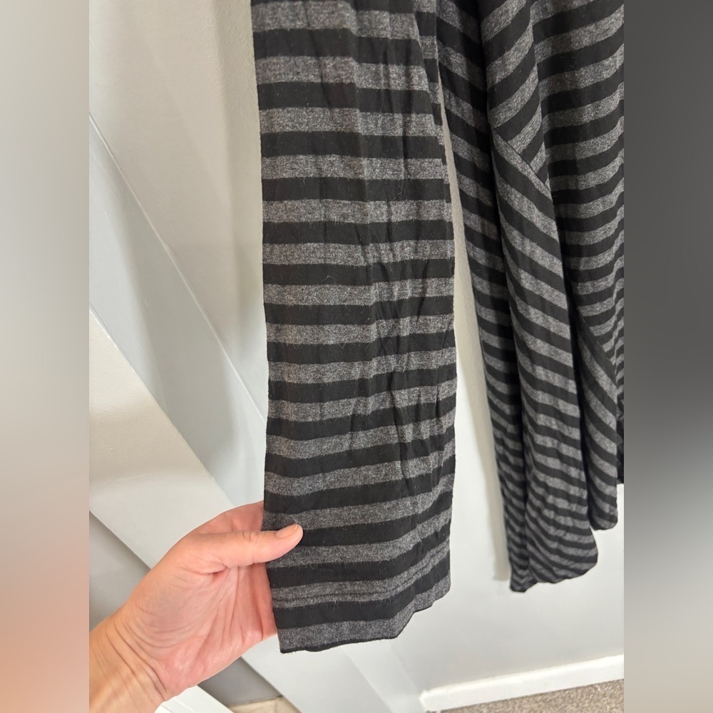 Bryn Walker Asymmetrical Hem Striped Long Sleeve Top Shirt Blouse Pullover M/L - Picture 8 of 10